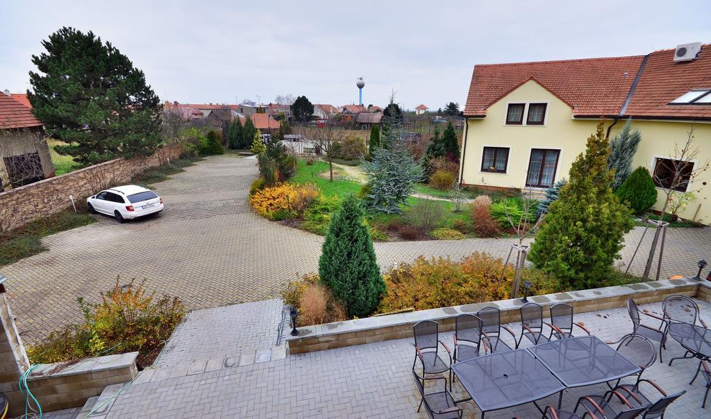 Penzion Siesta Valtice Buitenkant foto
